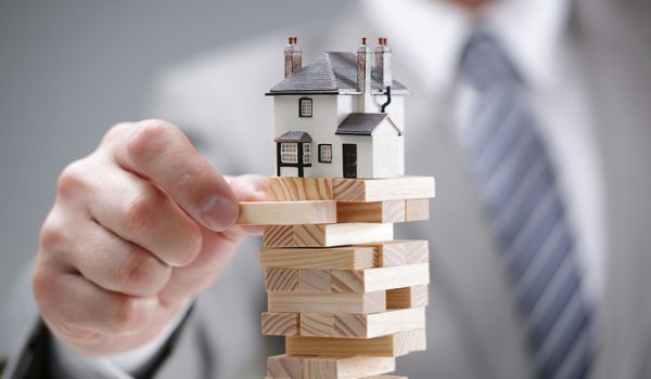 مزیت اخذ نمایندگی املاک؛ فرصتی برای ورود هوشمند به بازار ملک